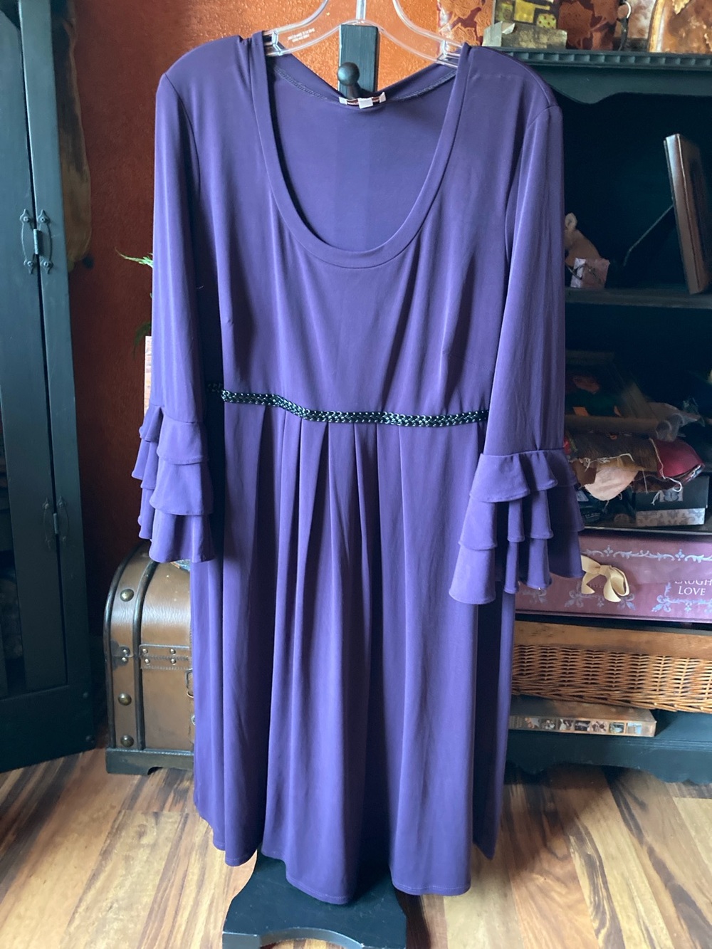 Monroe & Main L/XL purple scoop neck flared ruffle sleeve flowy dress